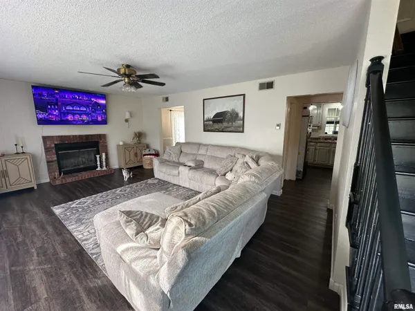 $159,000 | 1307 Charles Street, Carterville, IL 62918