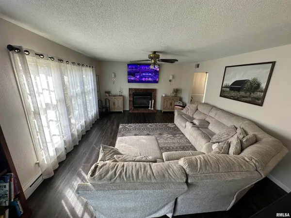 $159,000 | 1307 Charles Street, Carterville, IL 62918