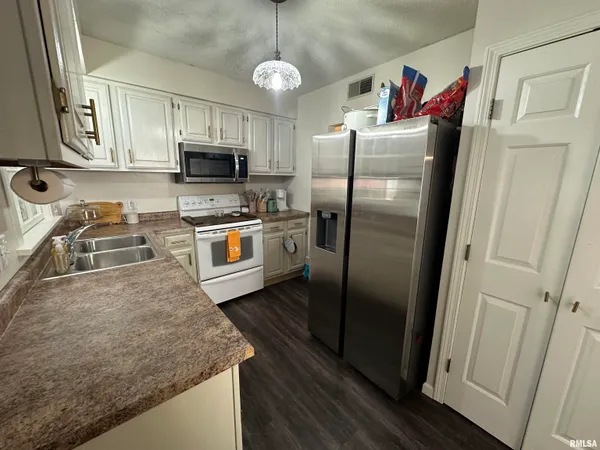 $159,000 | 1307 Charles Street, Carterville, IL 62918