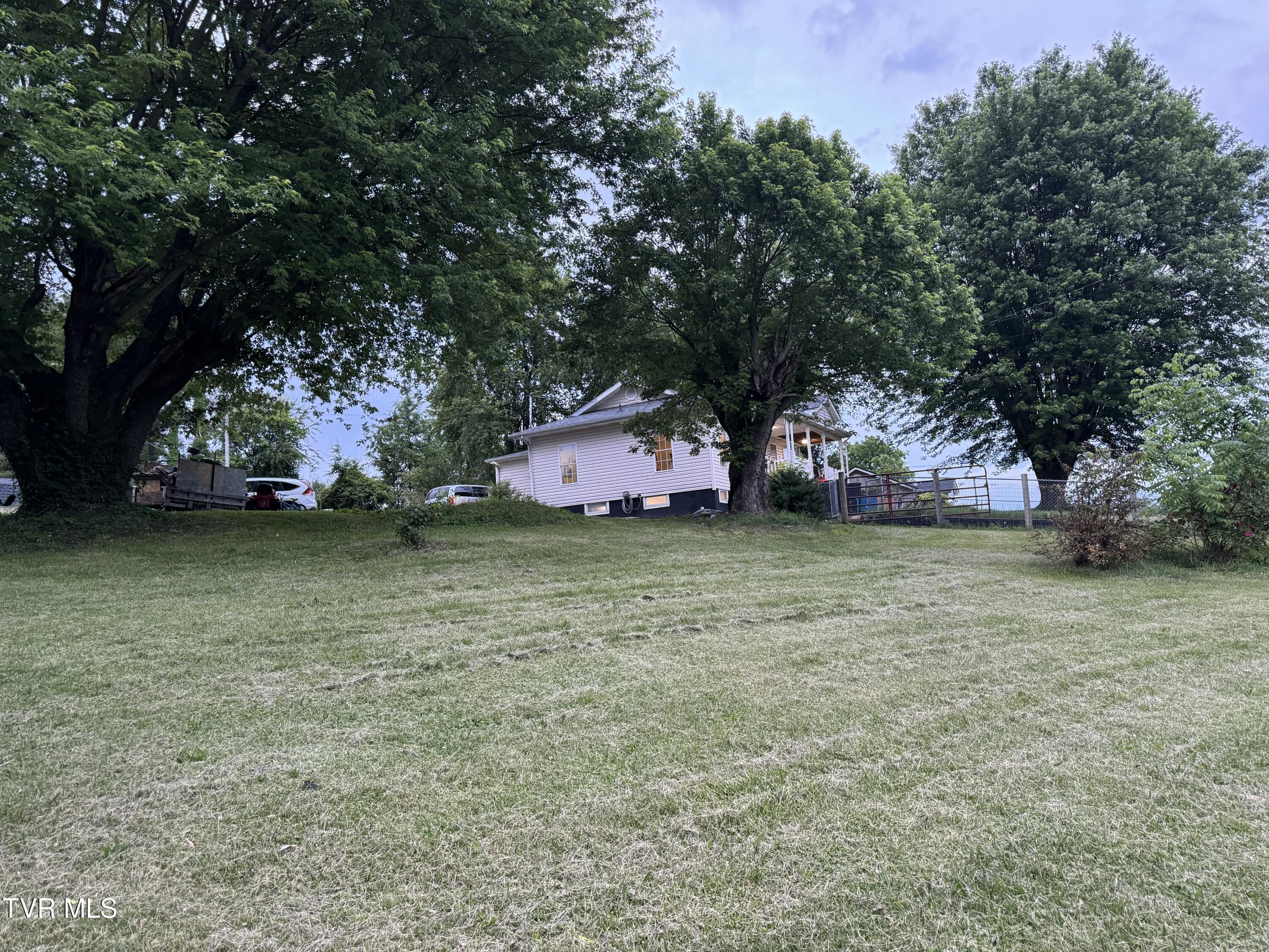 1804 Indian Ridge Road Johnson City, TN 37604 - Photo 20 of 24 IMG_7468