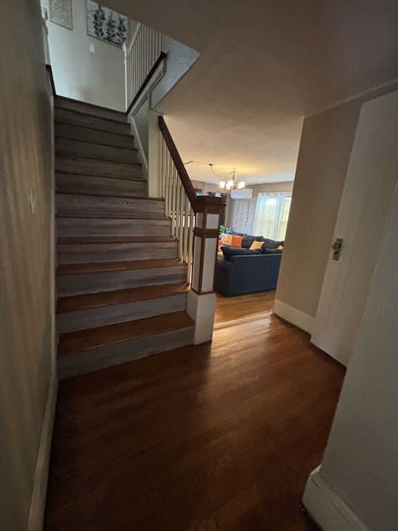 127 Melha Avenue Springfield, MA 01104 - Photo 21 of 41