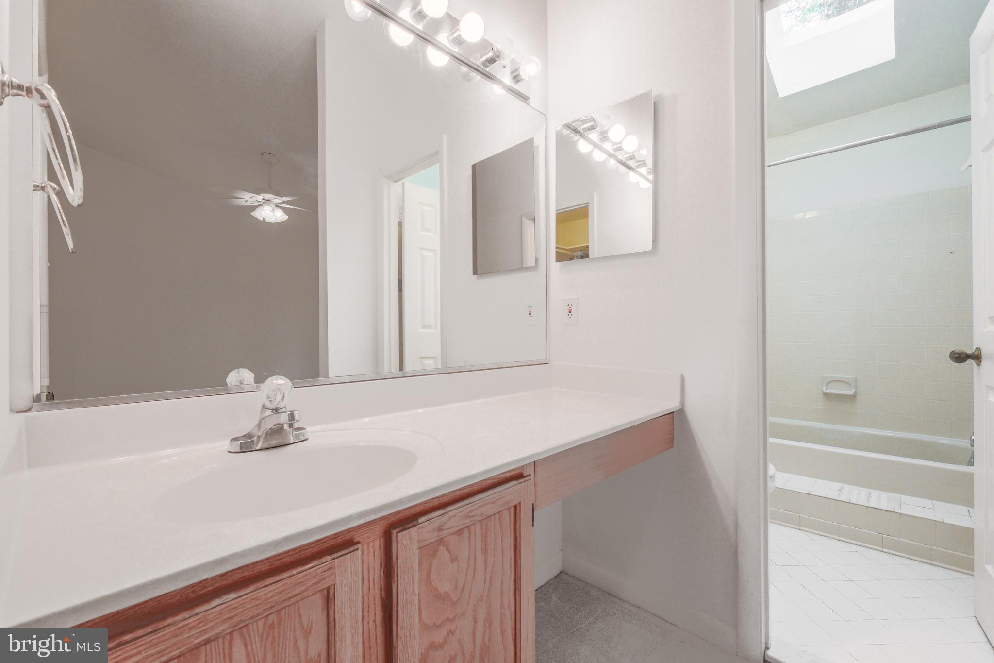 1655 Oak Spring Way Reston, VA 20190 - Photo 24 of 52 primary bath