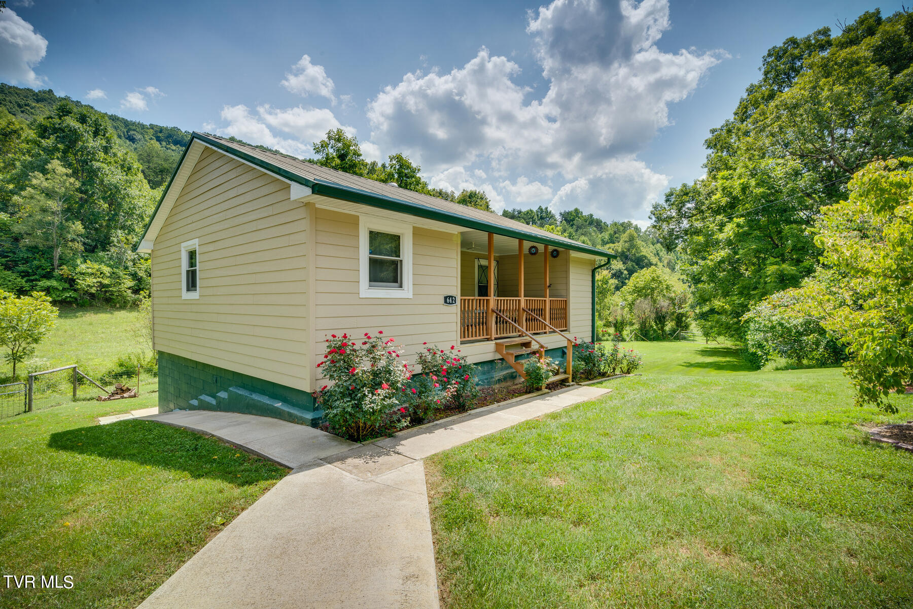 642 Long Bend Road Rogersville, TN 37857 - Photo 4 of 53 003