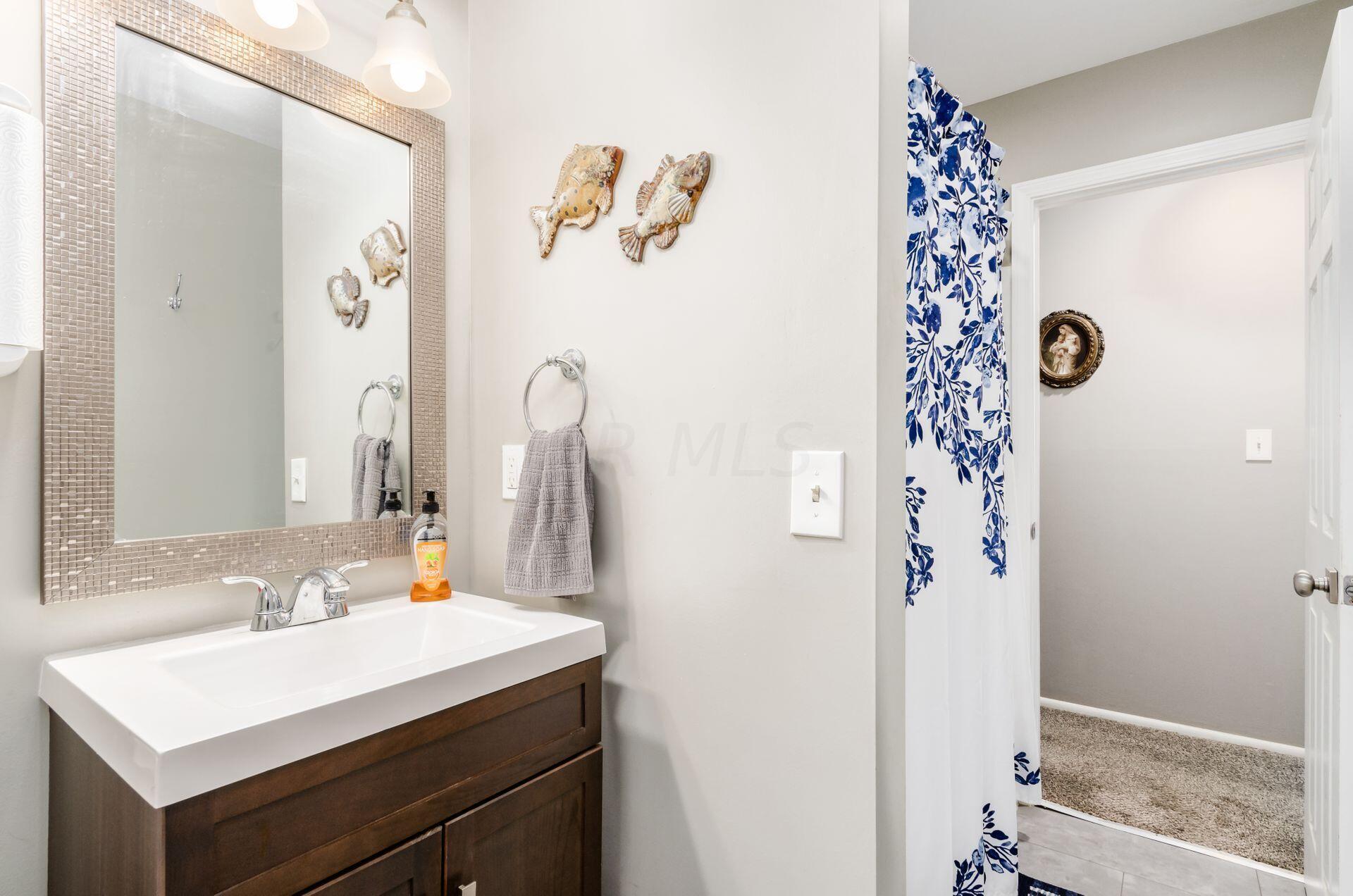 5488 Darcy Road Columbus, OH 43229 - Photo 26 of 48 Full Bath