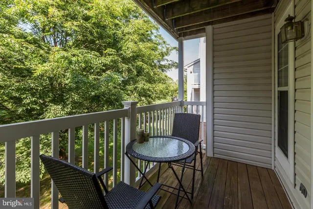 $405,000 | 1019 Hillside Lake Terrace, Unit 1009, Gaithersburg, MD 20878