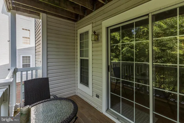 $405,000 | 1019 Hillside Lake Terrace, Unit 1009, Gaithersburg, MD 20878