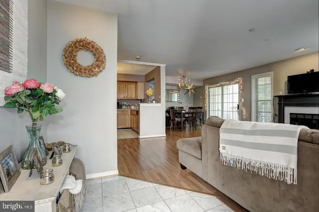 $405,000 | 1019 Hillside Lake Terrace, Unit 1009, Gaithersburg, MD 20878