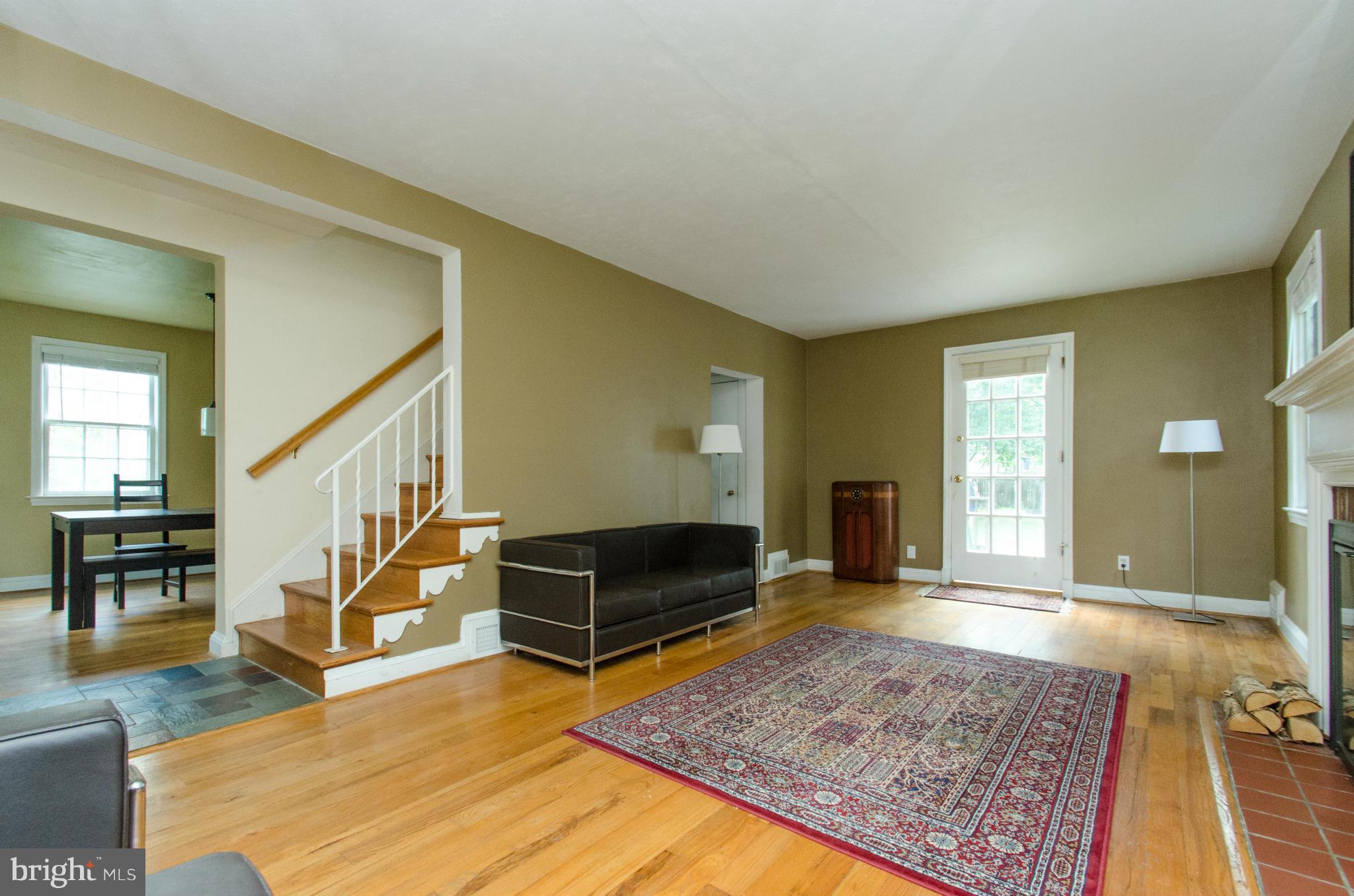 411 Upland Road Pikesville, MD 21208 - Photo 3 of 25 Living Room
