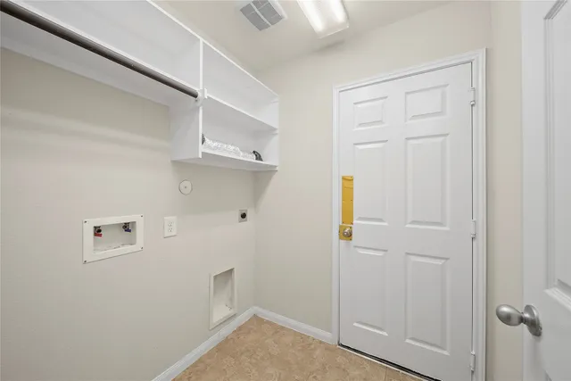 a view of walk in closet