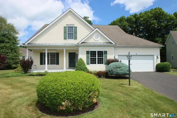 $775,000 | 6 Carriage House Lane, Unit 6, Brookfield, CT 06804