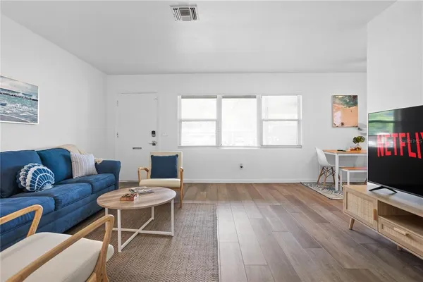 $2,300 | 300 North Mars Avenue, Clearwater, FL 33755