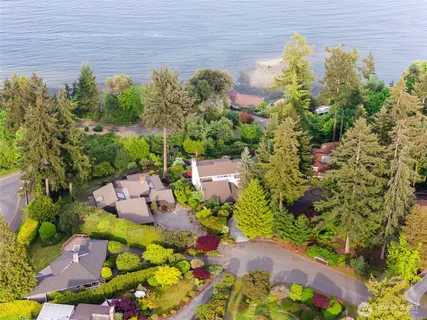 $1,790,000 | 10879 Bill Point Circle Northeast, Bainbridge Island, WA 98110