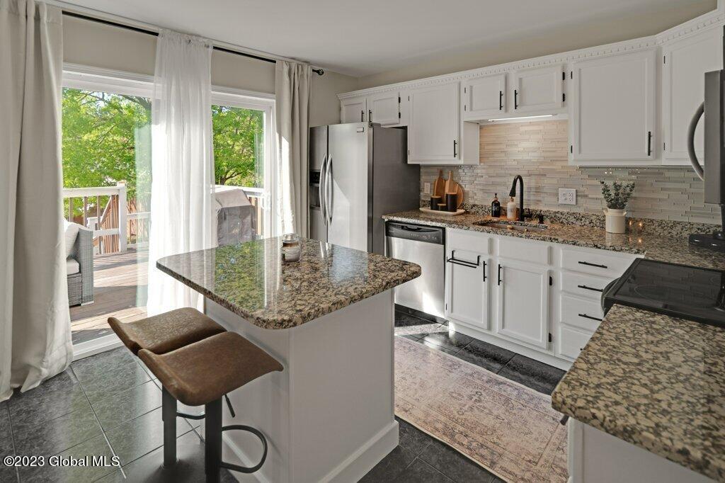 495 Chadwick Road Schenectady, NY 12304 - Photo 6 of 25 Interior 06