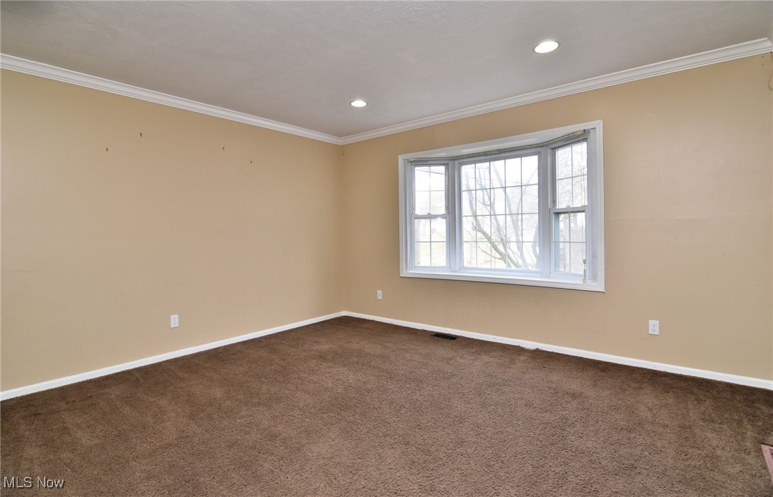 4985 Corliss Road Cleveland, OH 44124 - Photo 6 of 33 Family Room