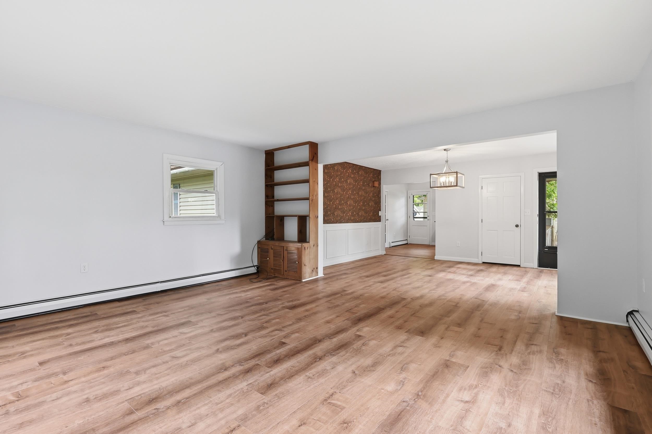 85 Whitney Avenue Manchester, NH 03104 - Photo 17 of 58