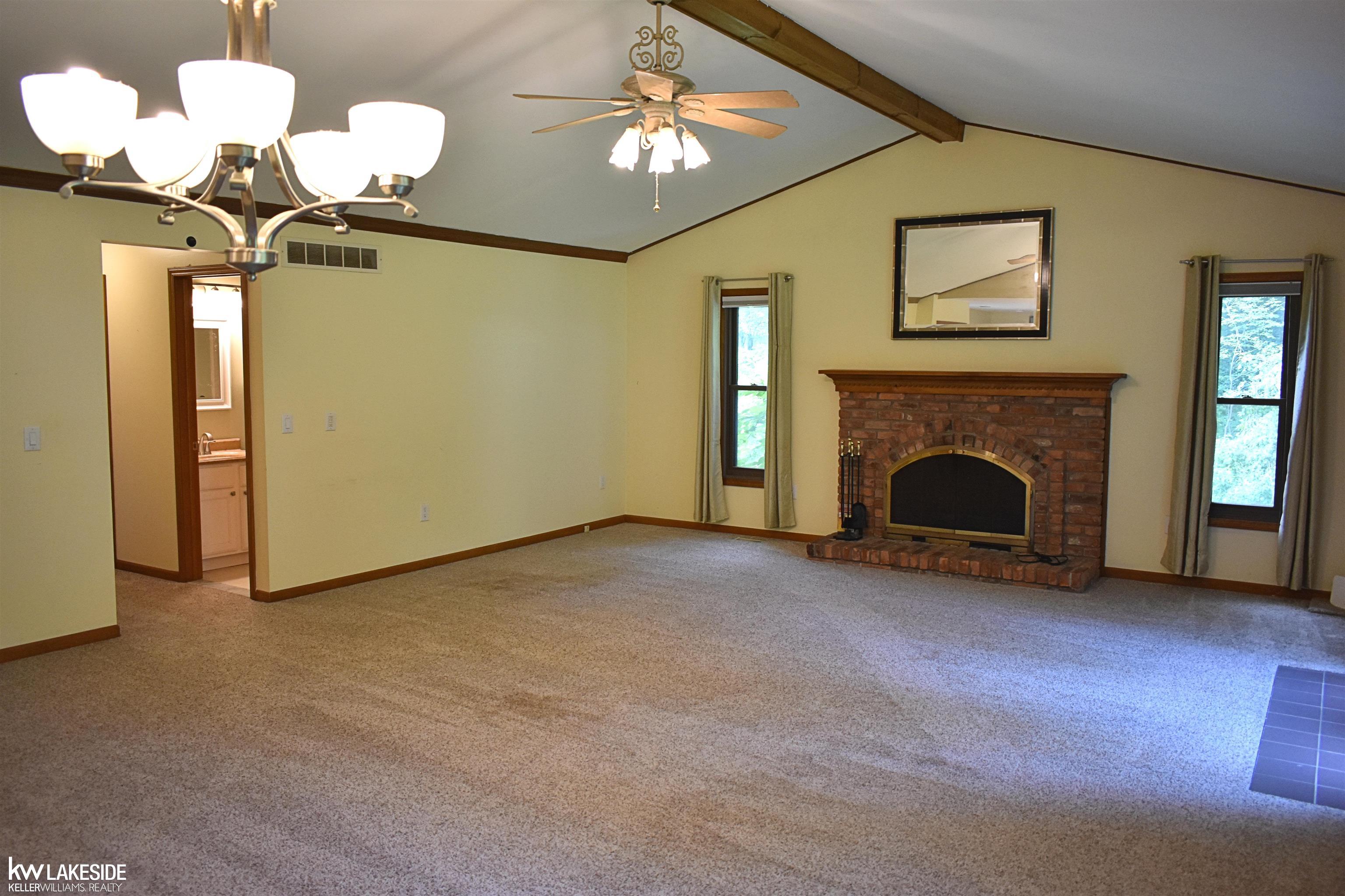 2360 Birch Road St. Clair, MI 48079 - Photo 14 of 45 50149431-39a3ce4f-e5f7-4346-ba6e-77556bf33e60.JPG
