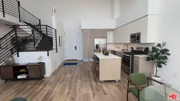 $6,195 | 13448 Beach Avenue, Unit PH7309, Marina del Rey, CA 90292
