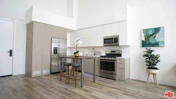 $6,195 | 13448 Beach Avenue, Unit PH7309, Marina del Rey, CA 90292