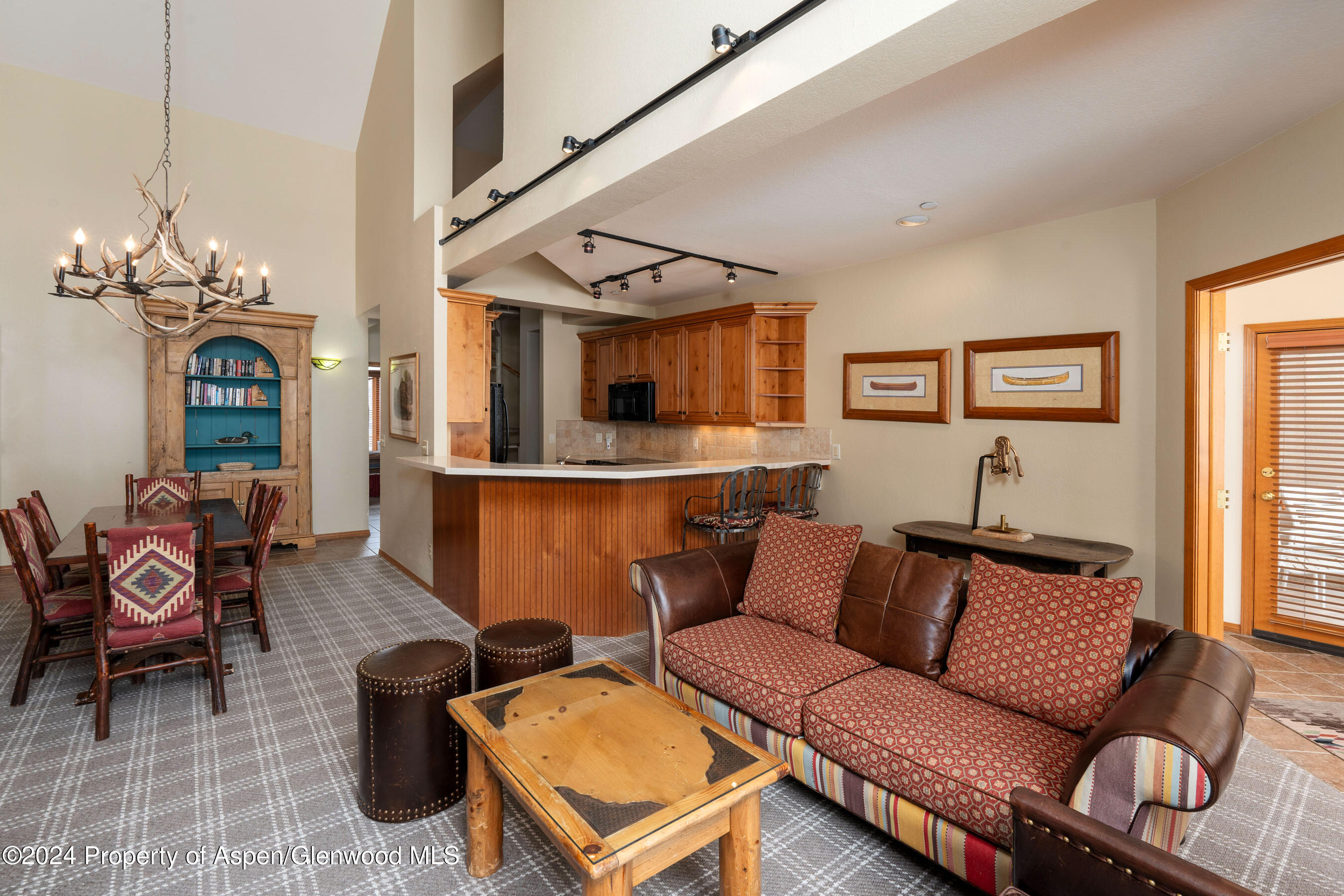 476 Wood Road, Unit 41 Snowmass Village, CO 81615 - Photo 4 of 29 Dining Area and Kitchen