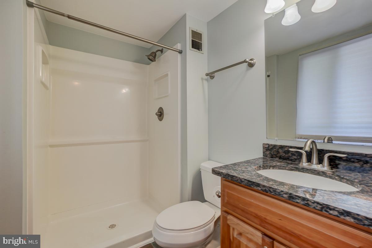 8843 Woodlawn Way Springfield, VA 22153 - Photo 26 of 45 Primary bathroom