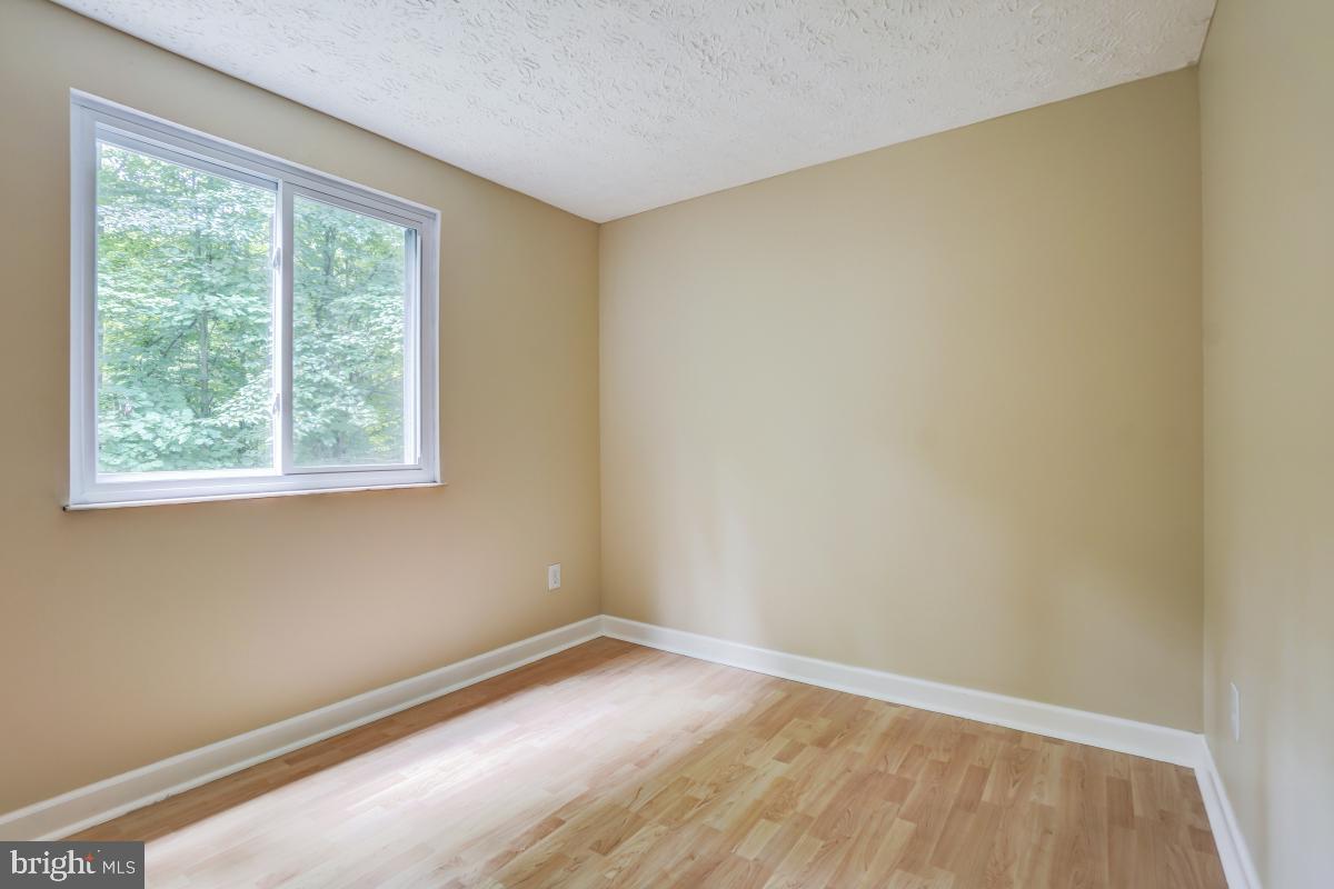 8843 Woodlawn Way Springfield, VA 22153 - Photo 32 of 45 Fourth bedroom
