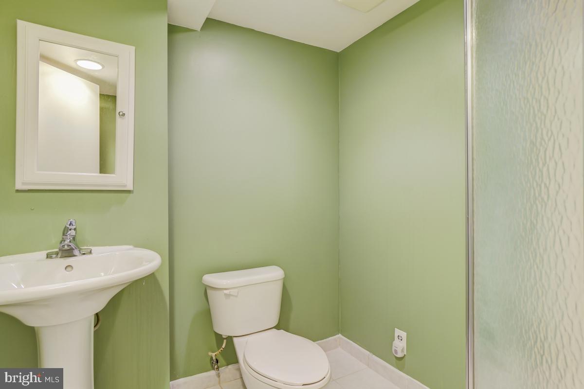8843 Woodlawn Way Springfield, VA 22153 - Photo 34 of 45 Full bath in basement