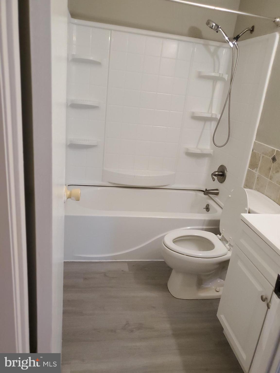 14 Englefield Square Owings Mills, MD 21117 - Photo 15 of 32 Bathroom Connect to Main Bedroom - New Picture