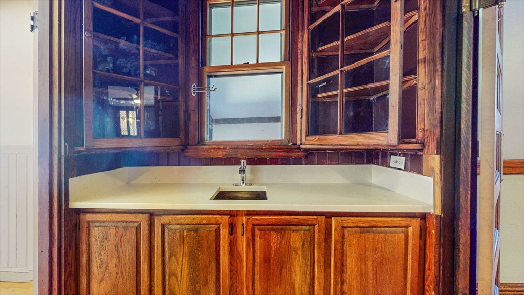 36 Dexter Road Newton, MA 02460 - Photo 10 of 32