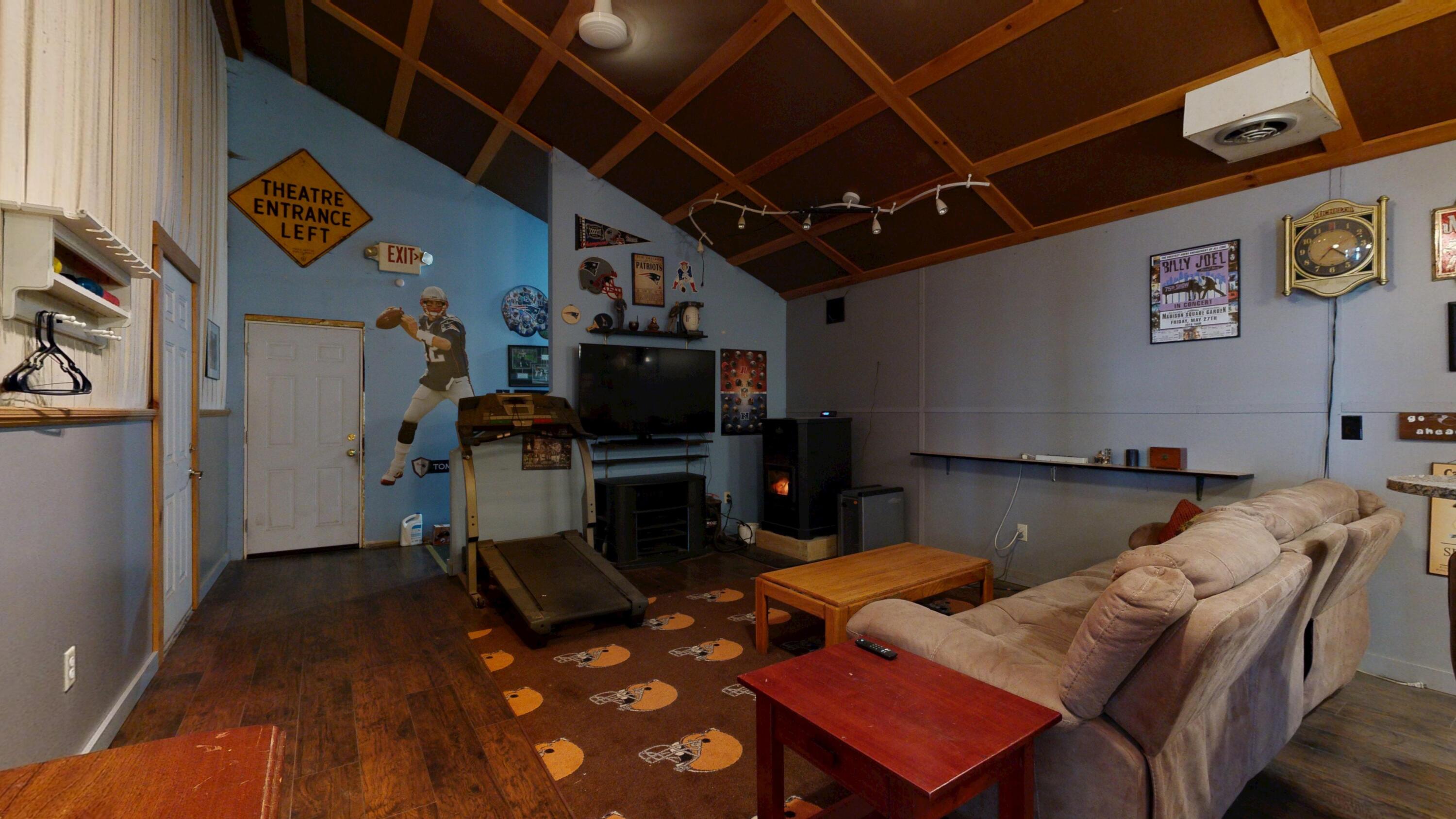 17 Turner Street Buckfield, ME 04220 - Photo 35 of 123 1st floor living room