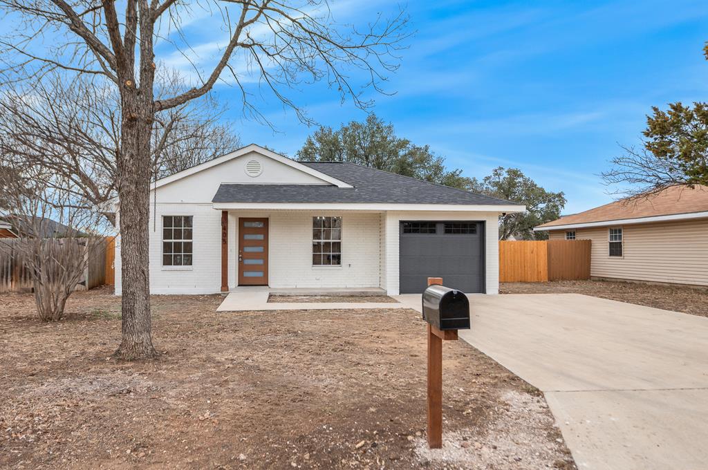 405 Goss Street Kerrville, TX 78028 - Photo 1 of 1 Main View