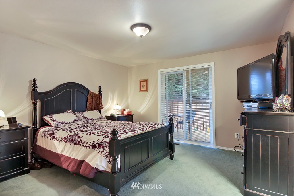 5923 59th Loop Southeast Lacey, WA 98513 - Photo 16 of 25 Gallery Image 16