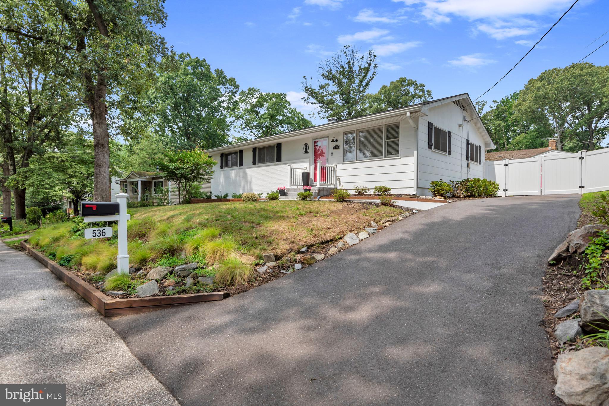 536 Manor Road Severna Park, MD 21146 - Photo 7 of 51 Gallery Image 7