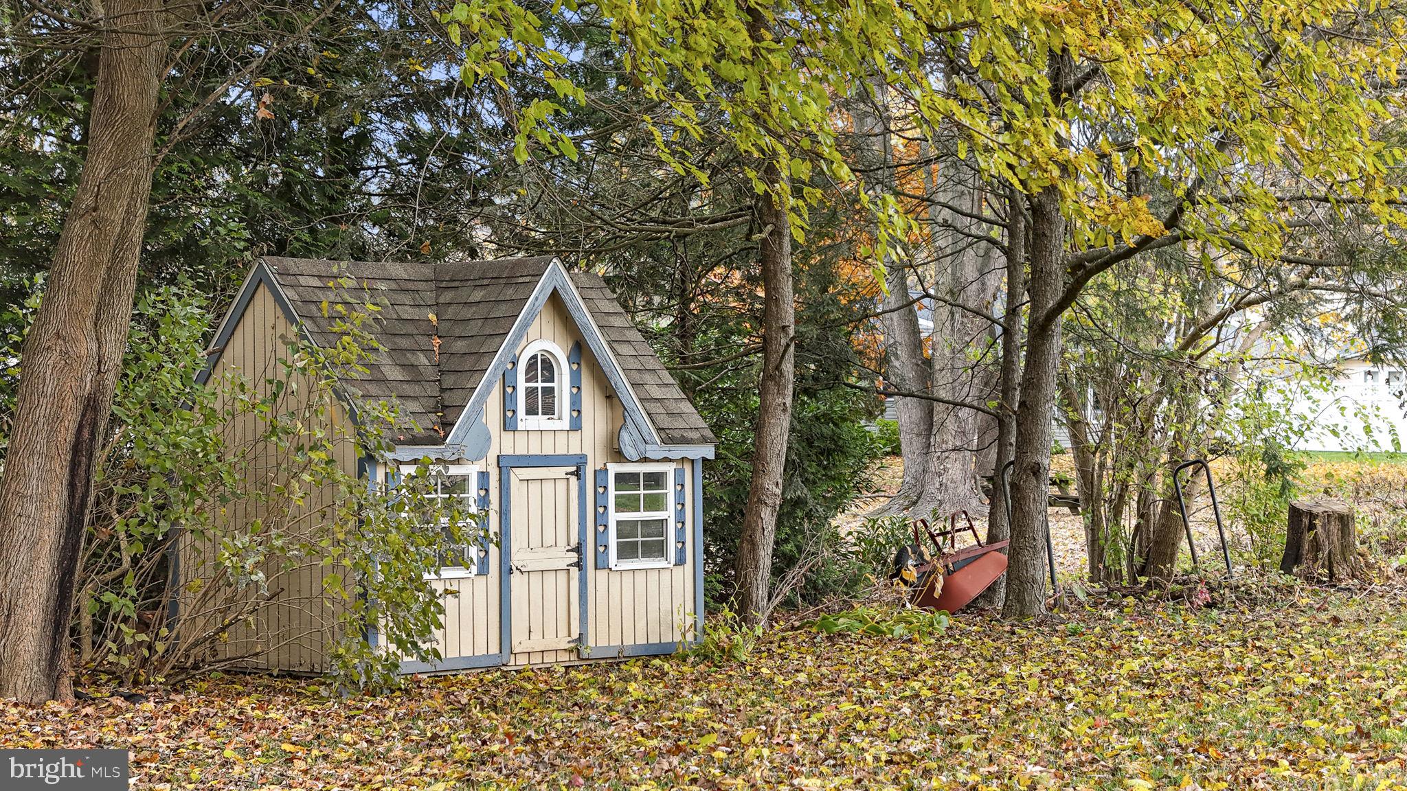 46 Green Acre Road Lititz, PA 17543 - Photo 41 of 44 a house view with a outdoor space