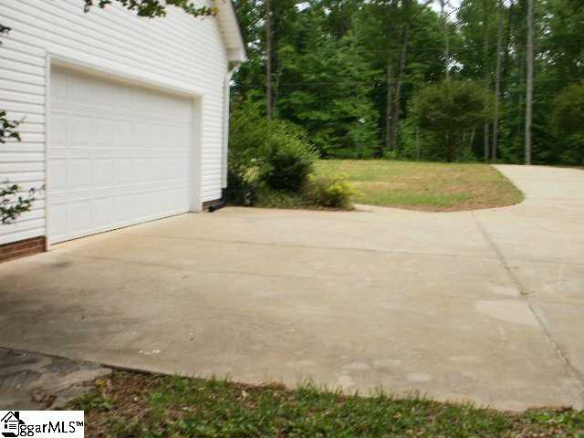 1116 Batson Road Travelers Rest, SC 29690 - Photo 8 of 25