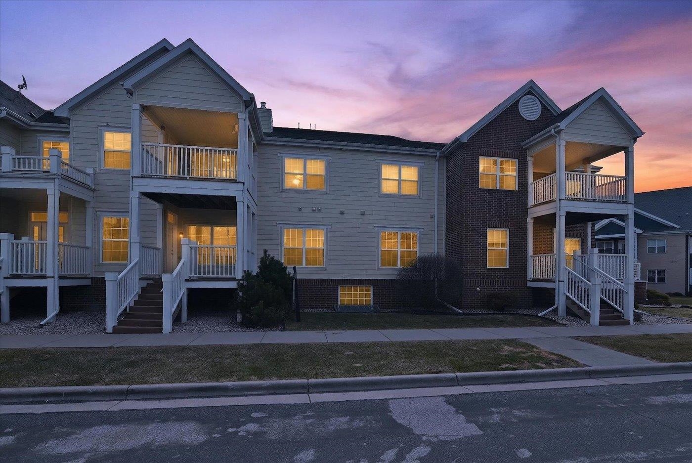 3027 Providence Street, Unit 5 Sun Prairie, WI 53590 - Photo 4 of 40