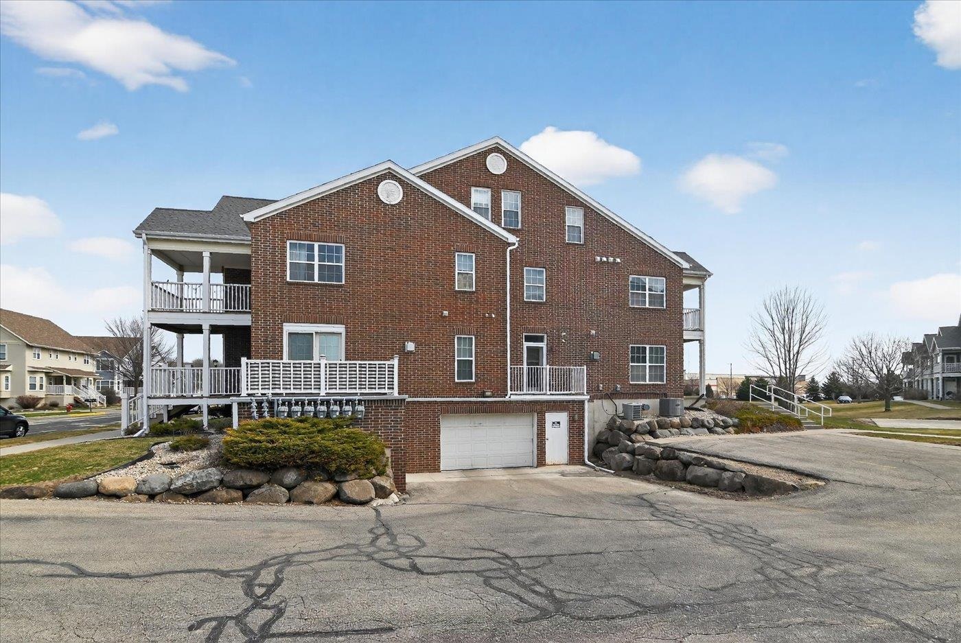 3027 Providence Street, Unit 5 Sun Prairie, WI 53590 - Photo 6 of 40