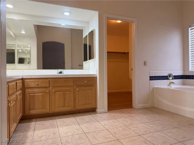 $2,450 | 2733 Chokecherry Avenue, Henderson, NV 89074