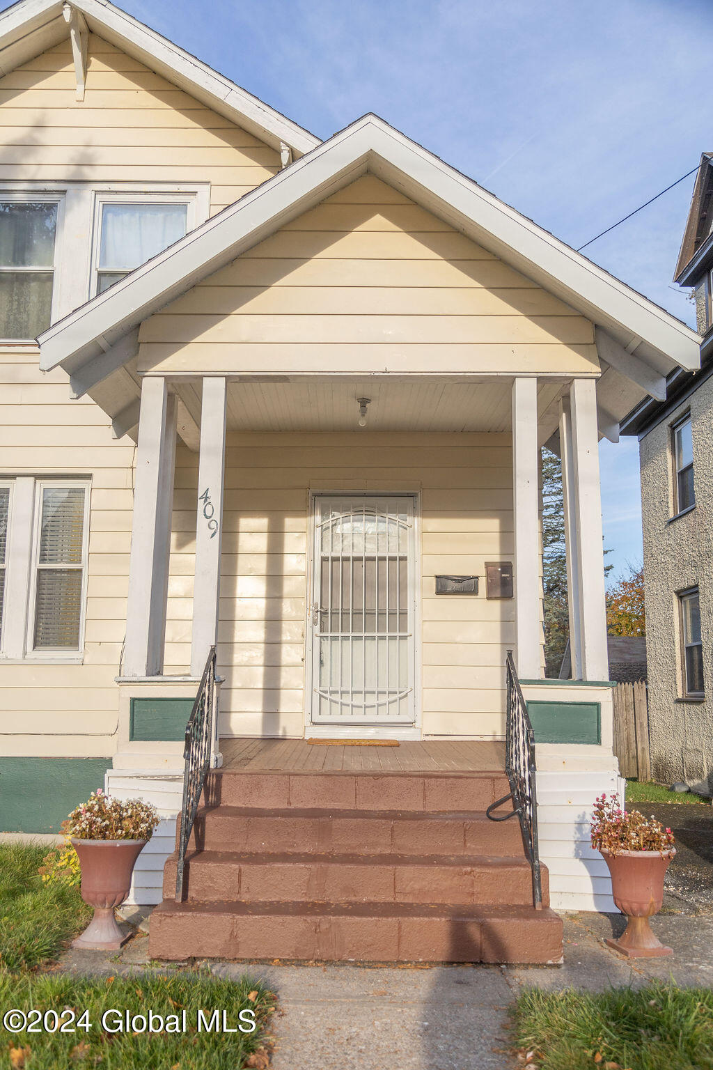 409 Bedford Road Schenectady, NY 12308 - Photo 2 of 55 IMG_5183