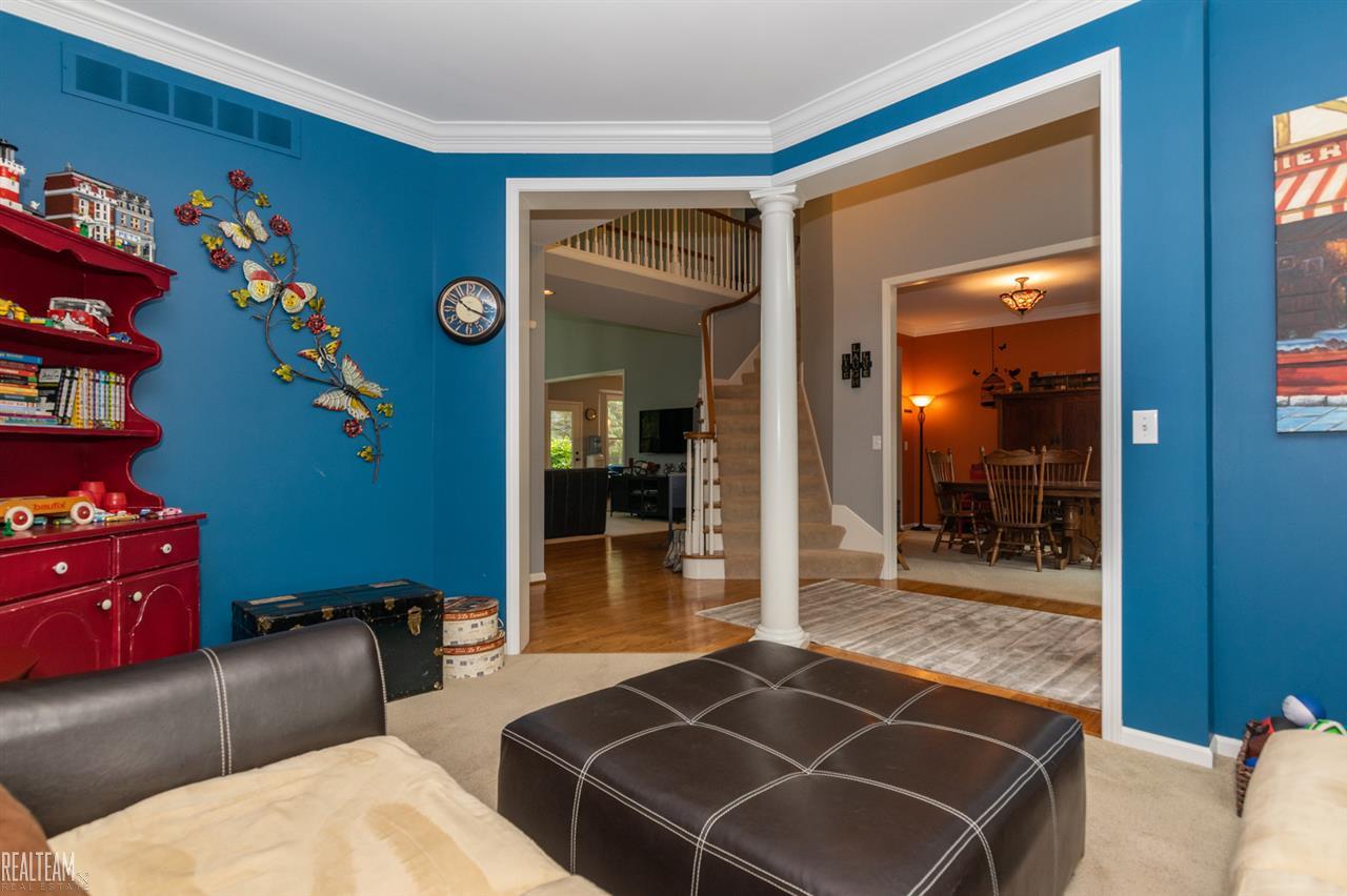 1052 Chesapeake Rochester Hills, MI 48307 - Photo 5 of 54