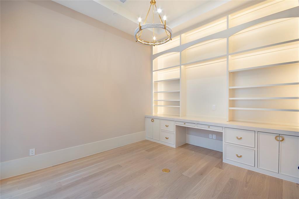 4222 Middleton Road Dallas, TX 75229 - Photo 17 of 40