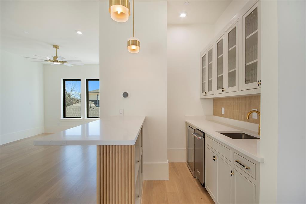 4222 Middleton Road Dallas, TX 75229 - Photo 28 of 40 a kitchen with a sink and cabinets