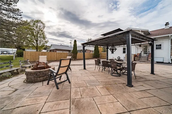 $399,900 | 4300 Fay Road, Syracuse, NY 13219
