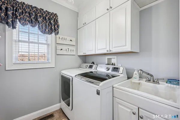 $849,500 | 5 Kary Lane, New Milford, CT 06776