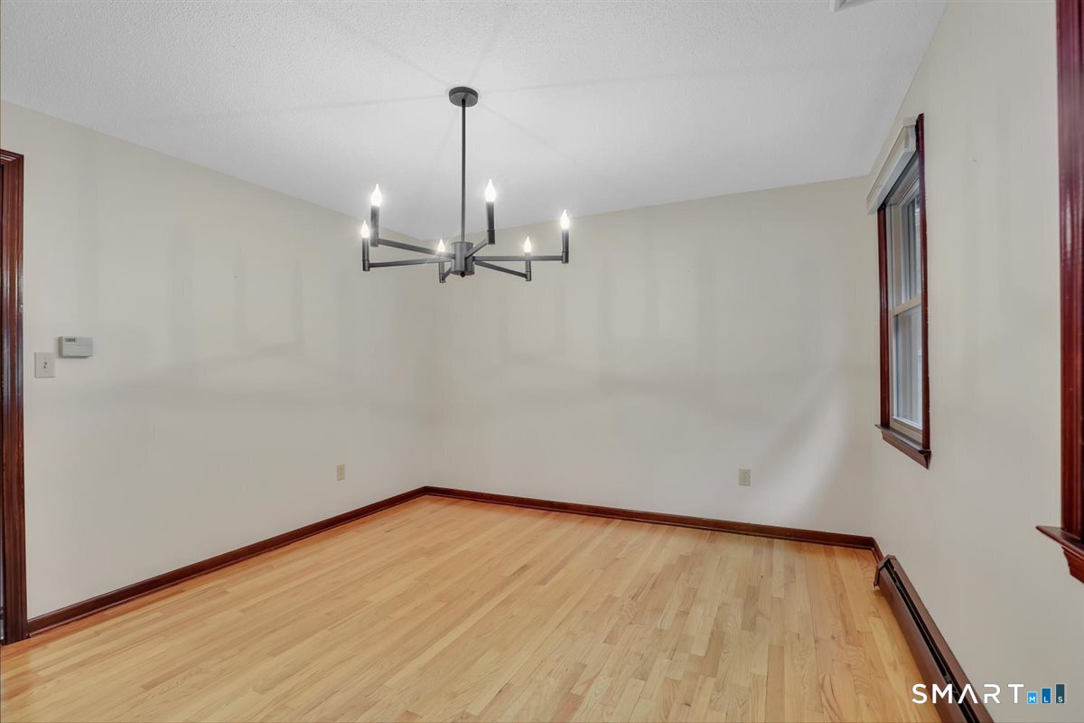190 Valley View Road Manchester, CT 06040 - Photo 12 of 34 Gallery Image 12