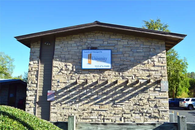 $1,000 | 5001 Bull Creek Road, Unit 116, Austin, TX 78731