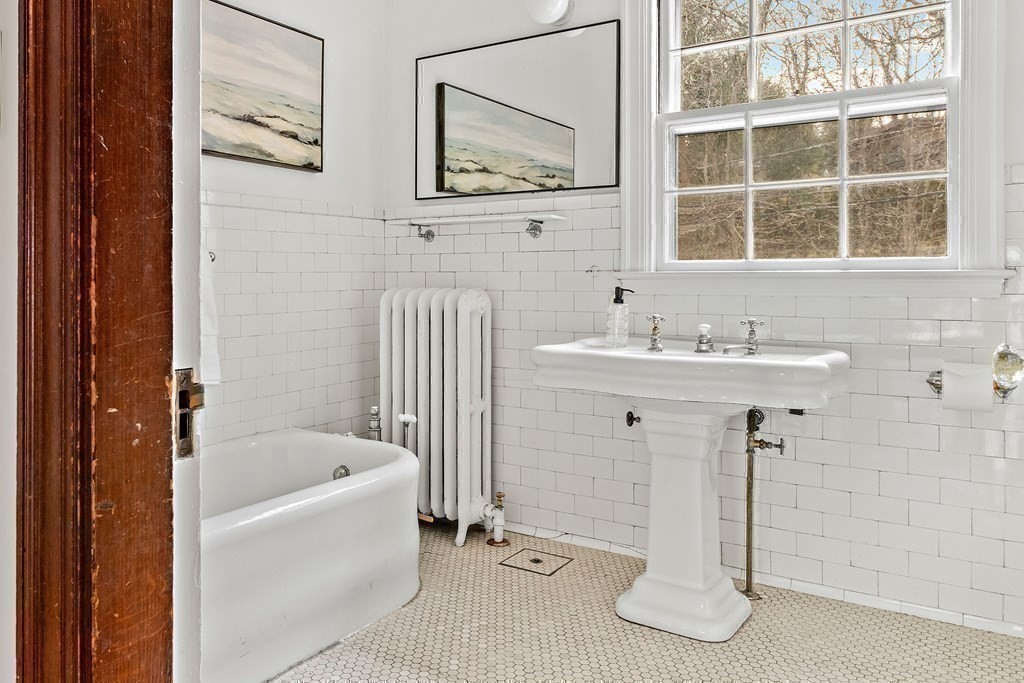 172 Buckminster Road Brookline, MA 02445 - Photo 12 of 20