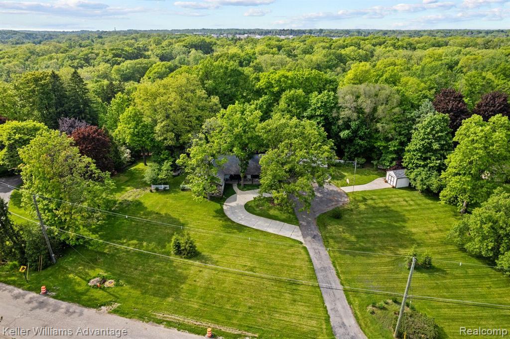 33770 Quaker Valley Road Farmington Hills, MI 48331 - Photo 7 of 31