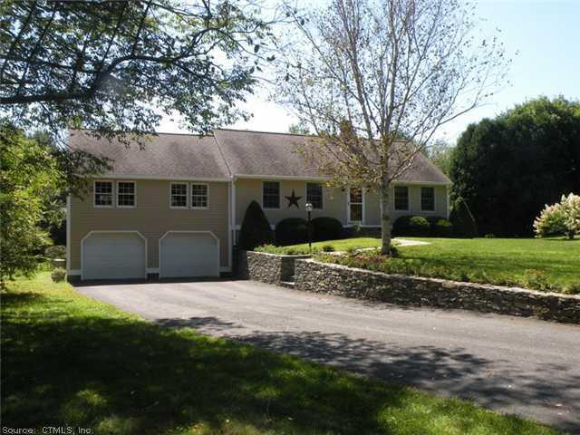 72 Raymond Schoolhouse Road Canterbury, CT 06331 - Photo 1 of 1 Exterior Front. Beautiful Cape in MINT condition.