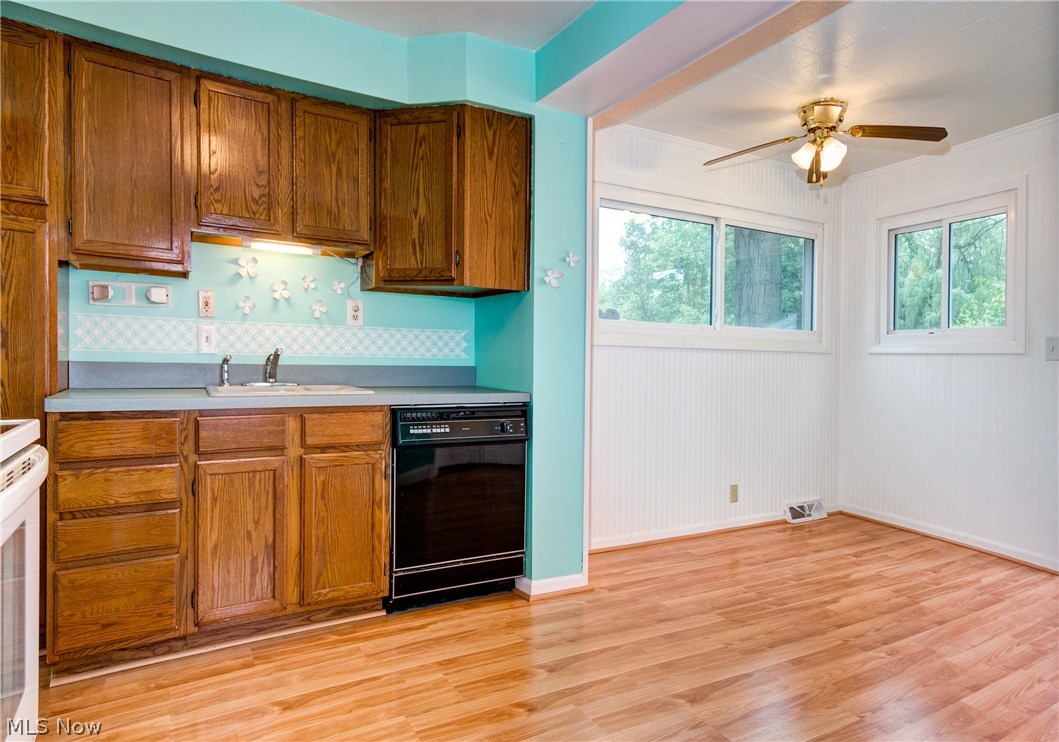 1668 Edgefield Road Lyndhurst, OH 44124 - Photo 18 of 26