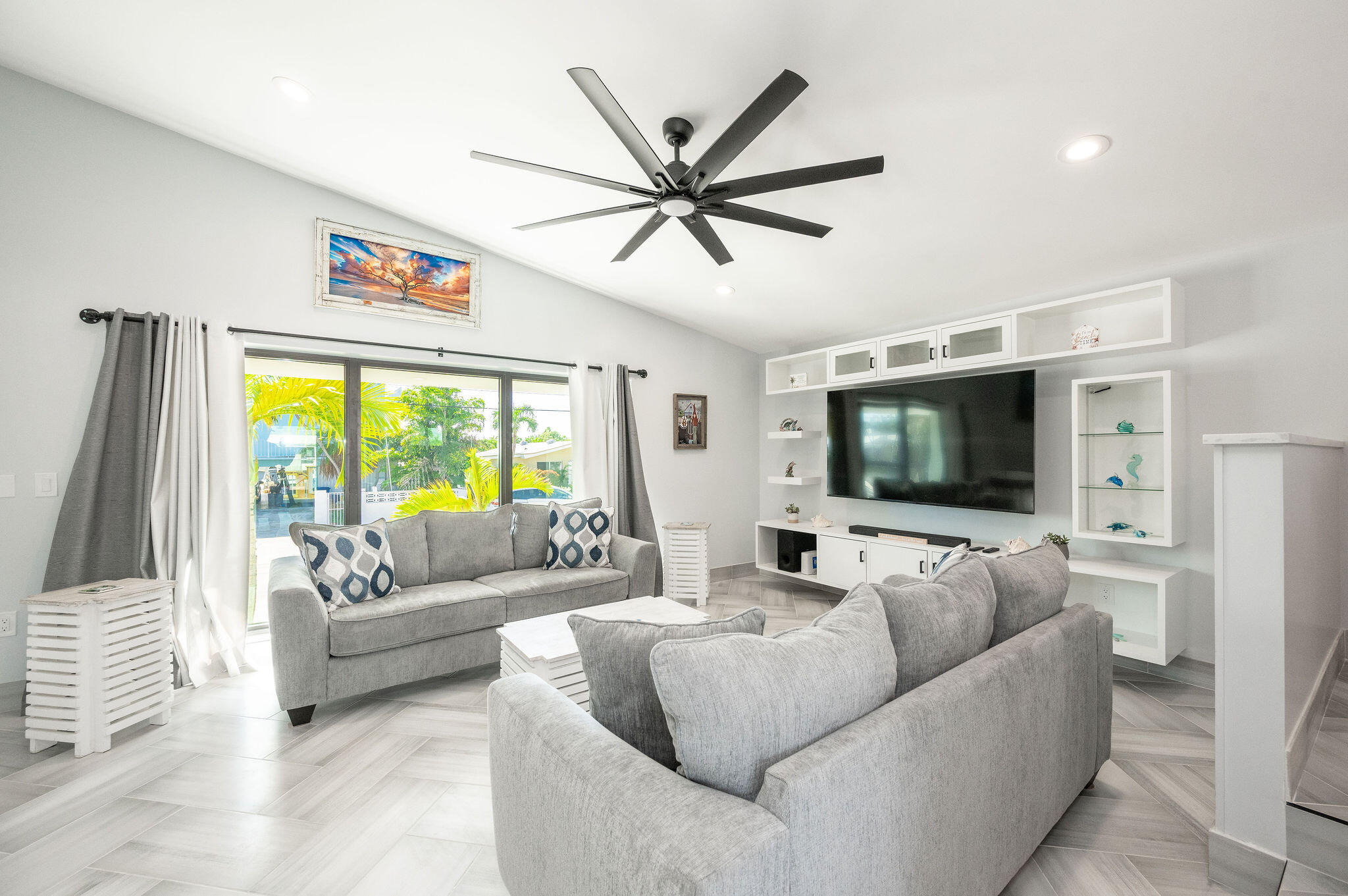 16 Azalea Drive Key Haven, FL 33040 - Photo 22 of 79 Livingroom